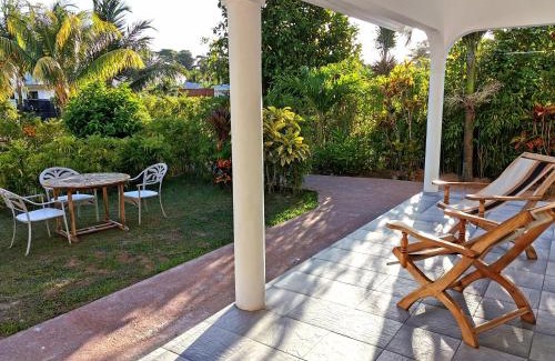 La Digue Villa | CHEZ MARVA Grande Villa COCO 3 à 12 personnes