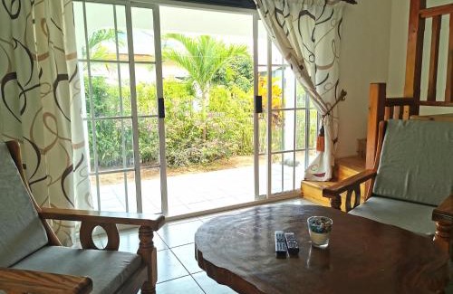 La Digue Villa | CHEZ MARVA Grande Villa COCO 3 à 12 personnes