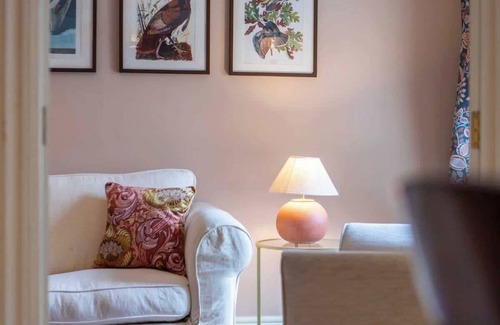 Bradford-on-Avon Apartamento | Chez Nous - central Maisonette - Bath Surrounds