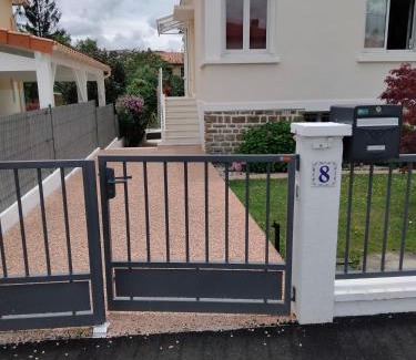 Goise-Champommier-Champclairot Casa | Chez Papinette, proche gare et centre, pdj compris