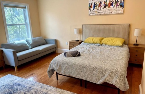 Inman Square Cama Y Desayuno | Chez Pat in Cambridge