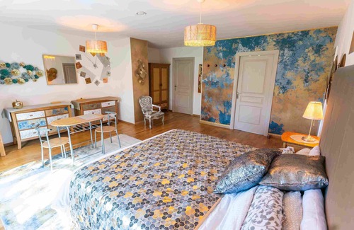 La Pomarede Cama Y Desayuno | Chez Phil, Chambres D'hôte, Chambre Thème Métal