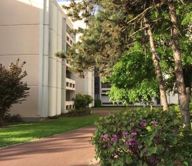Quartier du Vieux-Pont - Sainte-Genevieve Apartamento | ChezClervie Nanterre City Paris La Défense Arena
