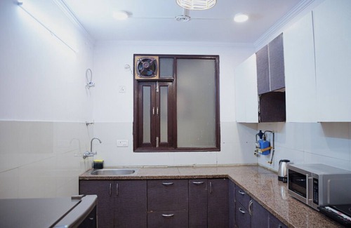 Chhatarpur Apartamento | Chhatarpur’s Cozy 3BHK Getawaywith WiFi, AC in awesome New Delhi