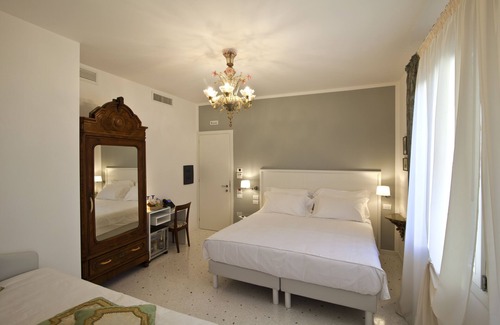 Mestre Casa | Chiara Lodge