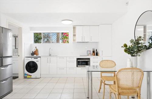 Bridgeman Downs Apartamento | Chic 1-Bed Escape with Parking Bridgeman Downs