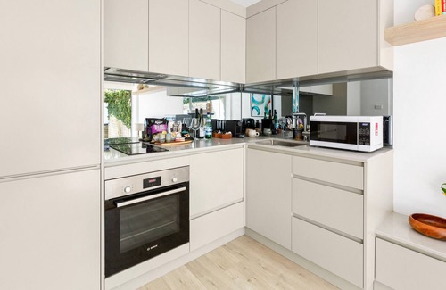 Rushcutters Bay Apartamento | Chic 1-Bed with Patio & Pool in Rushcutters Bay