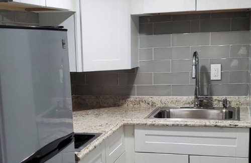 West Side Apartamento | Chic 1-bedroom apartment in fantastic Jersey City with Backyard