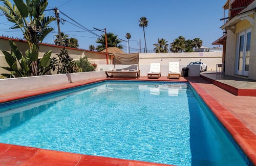 Ensenada Apartamento | Chic 1-bedroom apartment with ocean views, sun bathing deck, pool in Ensenada.