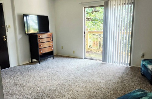 Overland Apartamento | Chic 1-bedroom corporate apartment in vibrant St. Louis close to Airport