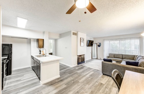 Woodlake - Briar Meadow Apartamento | Chic 1-bedroom apartment with WiFi, fitness room in vibrant Houston