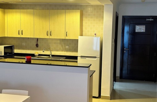Doha Apartamento | Chic 1-bedroom apartment with AC, fitness room, WiFi in enchanting Doha