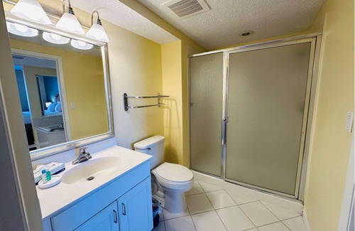 Brush - Stewarts Complejo | Chic 1-bedroom Deluxe Suite in fabulous Daytona Beach!