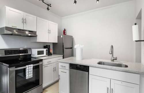 Historic Ybor Casa | Chic 1 BR in Historic Ybor City - Sleeps 4