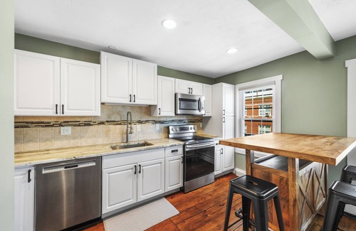 Federal Hill Apartamento | Chic 1BR Haven: Modern Elegance & Comfort