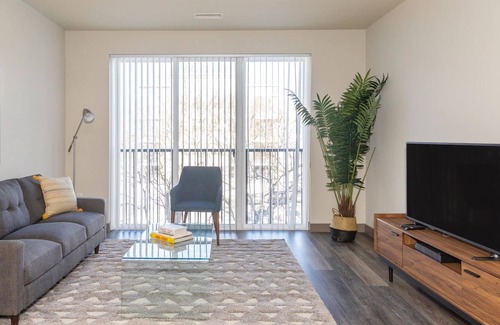 Burlington Apartamento | Chic 1BR in The Huntington Near Tech Corridor