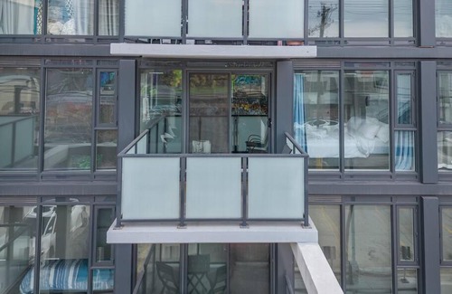 Sunnyside Apartamento | Chic 1BR Kensington unit With Parking