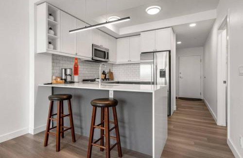 Sunnyside Apartamento | Chic 1BR Kensington unit With Parking