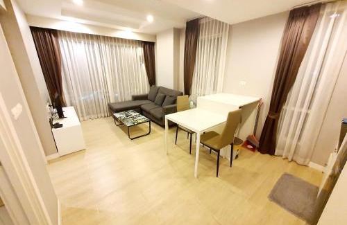 Saen Suk Apartamento | Chic 1BR near WON Beach Bangsaen