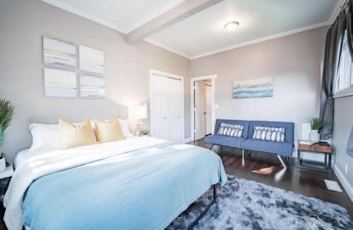 Near Northside Casa | Chic 1BR Retreat with Sofa Bed, Free Parking