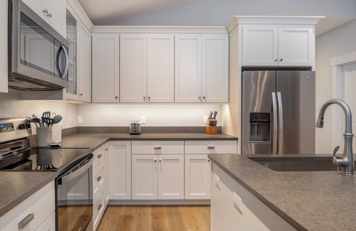 Friday Harbor Condominio | Chic 2 bed/2 bath Condo backing UW Labs preserve in enchanting Friday Harbor