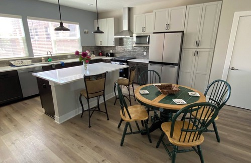 Near Northside Casa | Chic 2-bedroom townhome near Bottleworks and Downtown