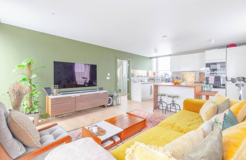 Queen's Park Apartamento | Chic 2BD Flat with Roof Terrace, Ladbroke Grove