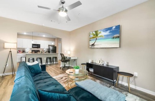Melbourne Condominio | Chic 2BR/2BA Condo: Pool & More!