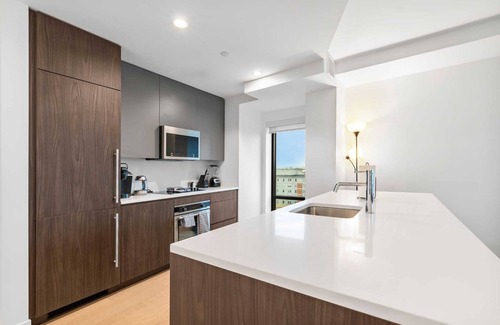 Fenway–Kenmore Apartamento | Chic 2BR/2BA Retreat in the Heart of Fenway Park