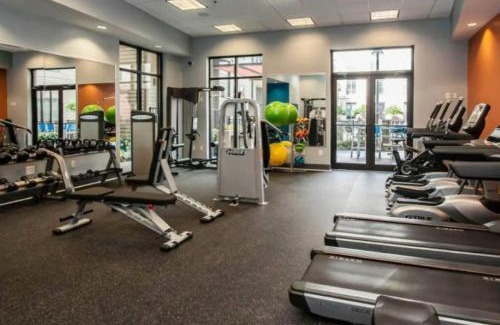 Five Points South Apartamento | Chic 2BR Apartment Prime Downtown Stay
