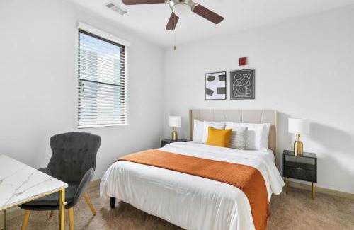 Five Points South Apartamento | Chic 2BR Apartment Prime Downtown Stay
