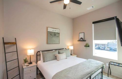 Northern Inglewood Apartamento | Chic 2BR Apt with Loft in East Nash Sleeps 6