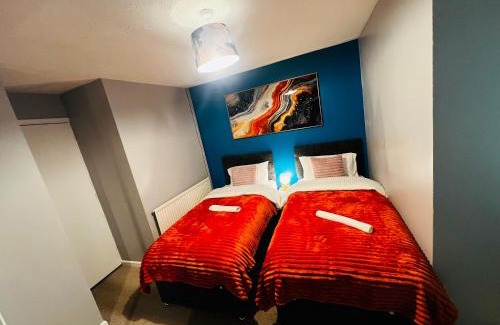 Luton Apartamento | Chic 2BR escape near Luton Airport&Train Stn, Whipsnade zoo, Contractors