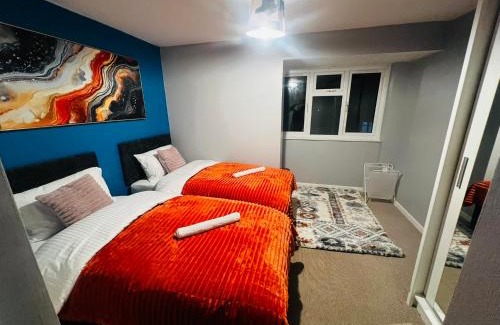 Luton Apartamento | Chic 2BR escape near Luton Airport&Train Stn, Whipsnade zoo, Contractors