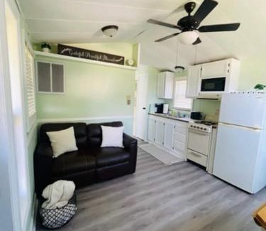 McCutcheon Field Otro | Chic 2BR Home in Jacksonville