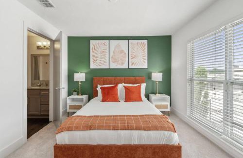 Reynoldstown Apartamento | Chic 2BR King Bed Balcony Krog Market Steps to Beltline