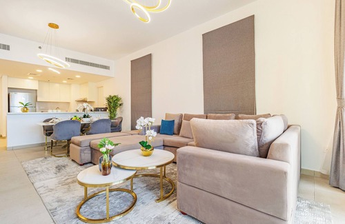 Umm Suqeim 3 Apartamento | Chic 2BR + Maid | Steps from Burj Al Arab, MJL