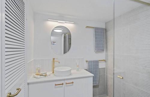 Mermaid Beach Apartamento | Chic 2BR Oasis Turtle Beach Resort Gold Coast