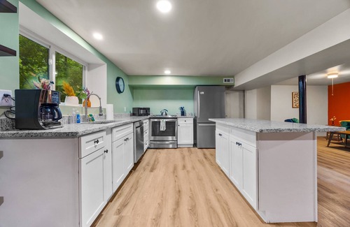 Tucker Apartamento | Chic 2BR Suite in Tucker