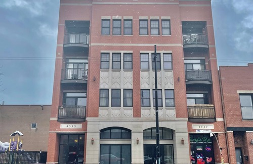 Oakland Condominio | Chic 3-bedroom condo in North Kenwood, Hyde Park with Elevator!