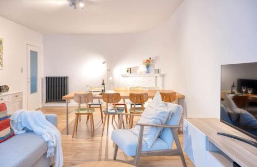 Sint-Amandsberg Apartamento | Chic 3-BR Oasis in Ghent - Stylish Interiors