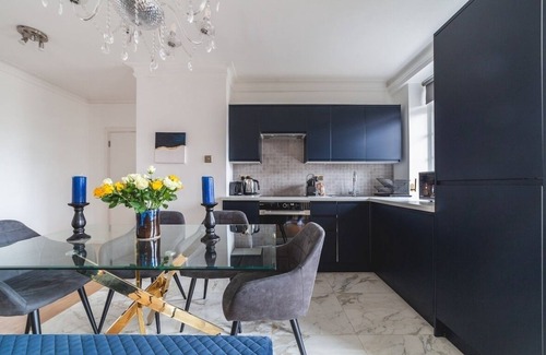 Childs Hill Apartamento | Chic 3BR Flat - next to Finchley Road Tube Station - Bright and Spacious