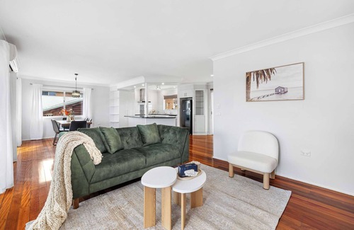 Rochedale South Casa | Chic 3BR Home with Pool in Rochedale South