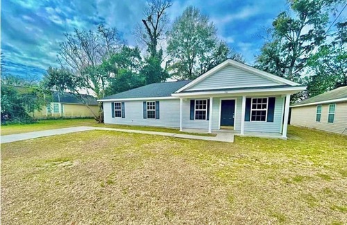 Midtown Casa | Chic 3BR Home w/ King Beds | 12 MINS to Downtown!