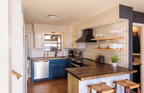 Brevard Chalet De Esquí | Chic A-Frame Cabin with Stunning Views