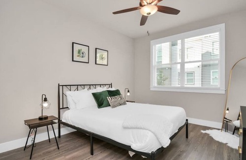Spring Branch West Apartamento | Chic and Comfortable 1 Bedroom