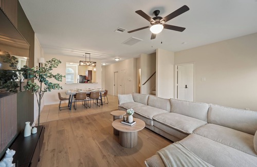 Humble Casa | Chic and Cozy 5 bedroom house w 10 minutes to IAH