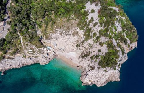 Martina Apartamento | Chic and Cozy Brsec Apartment with Sea View