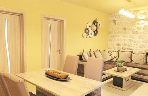 Kotor Apartamento | Chic and Elegant Flat Near Beach in Montenegro