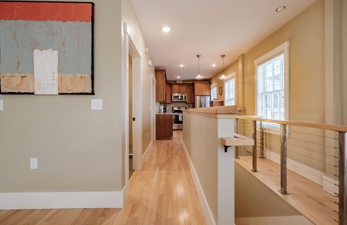 West End Condominio | Chic and Historic West Ender